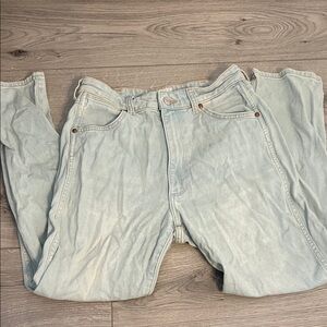 Wrangler Women's Light Blue Relaxed Jeans